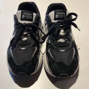 New Balance Figs Waterproof Sneakers size 7 unisex